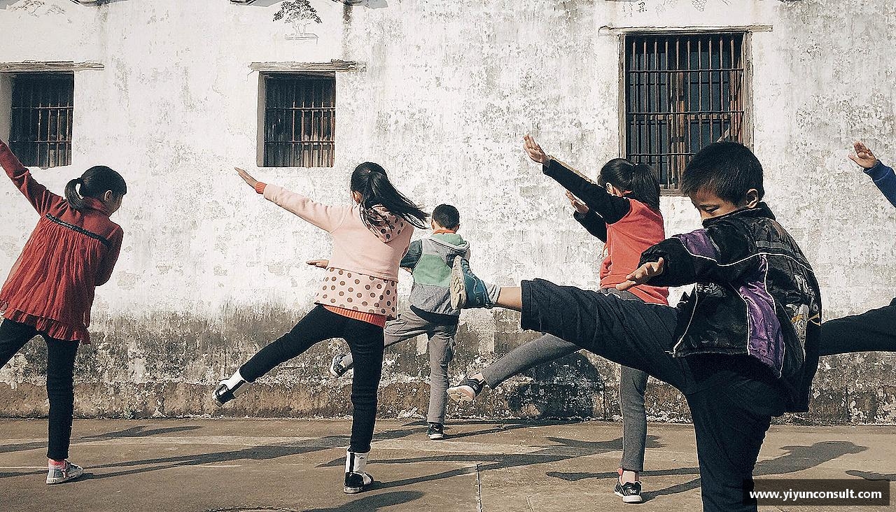 无畏向前，力争登顶